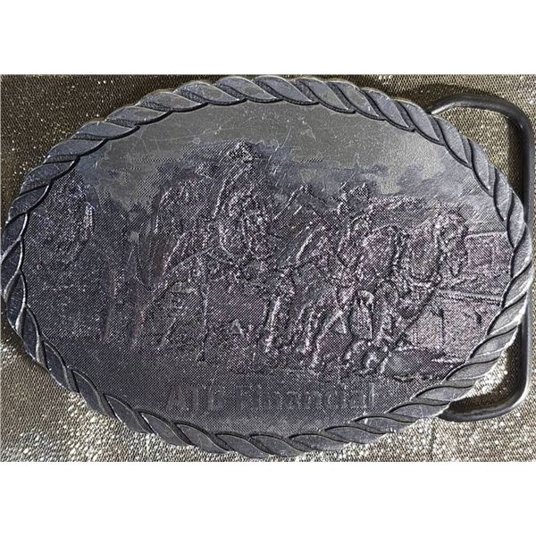 Oval Metal Belt Buckle with Textured Surface and Rope-Style Edging