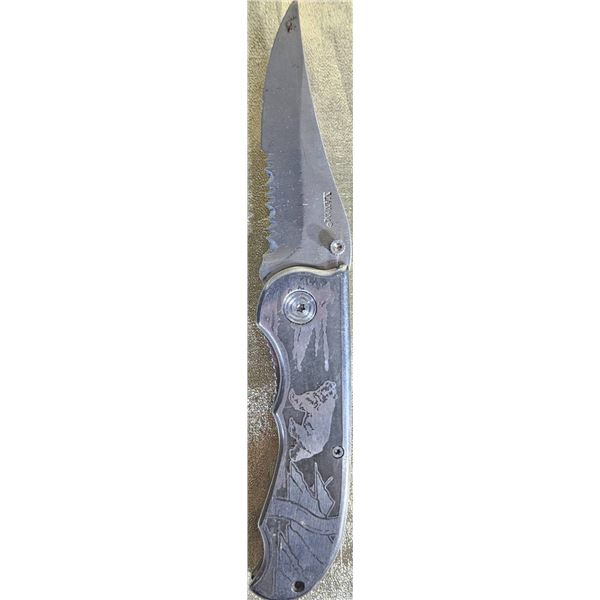 Folding Knife with Engraved Wildlife Motif and Clip