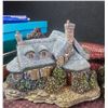 Image 7 : Thomas Kinkade Hawthorne Village Collectibles with Certificates of Authenticity