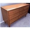 Image 6 : Mid-Century Modern Wooden 9-Drawer Dresser