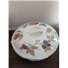 Image 5 : Royal Worcester Evesham Gold Porcelain Tableware and Copper Bowl Set