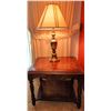 Image 2 : Oak End Table with Decorative Apron and Brass Table Lamp