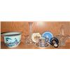 Image 10 : Variety of Decorative Porcelain, Glass, and Ceramic Collectibles