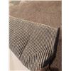 Image 4 : 6 Throw Rugs in Various Patterns and Textures