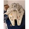 Image 4 : Star Wars Millennium Falcon Playset Toy with Detailed Features