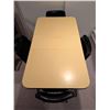Image 2 : Mid-Century Yellow Laminate Dining Table with Chrome Legs and Four Black Vinyl Chairs