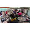 Image 1 : Kitchenware, Cookware, and Utensils