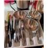 Image 2 : Kitchenware, Cookware, and Utensils