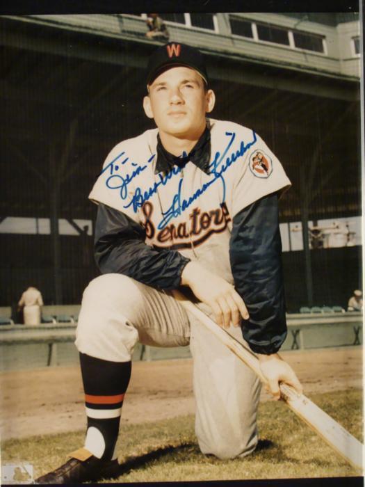 Harmon Killebrew Signed MLB Photo HOF Senators 1989