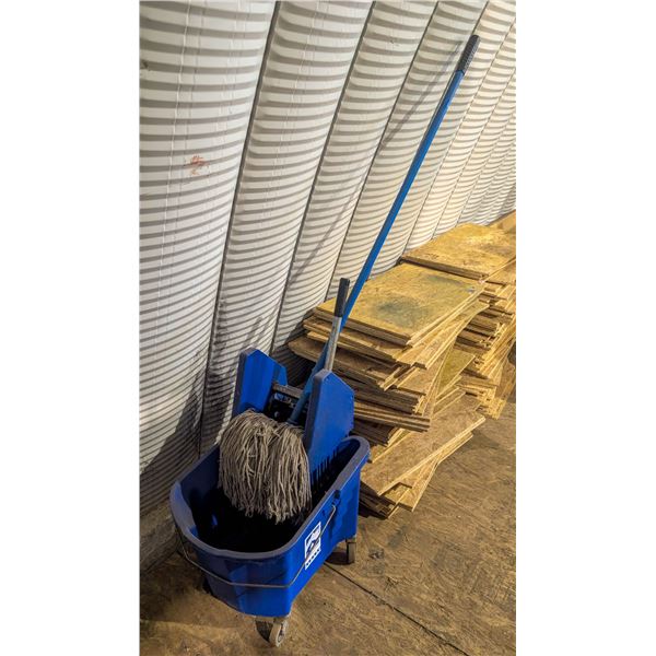 *OFFSITE* REGARD MOP BUCKET MOP AND WRINGER