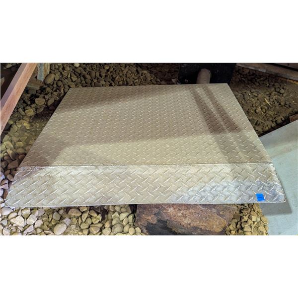 *OFFSITE* DIAMOND PLATE RAMP  SOLD WITH METAL BASE