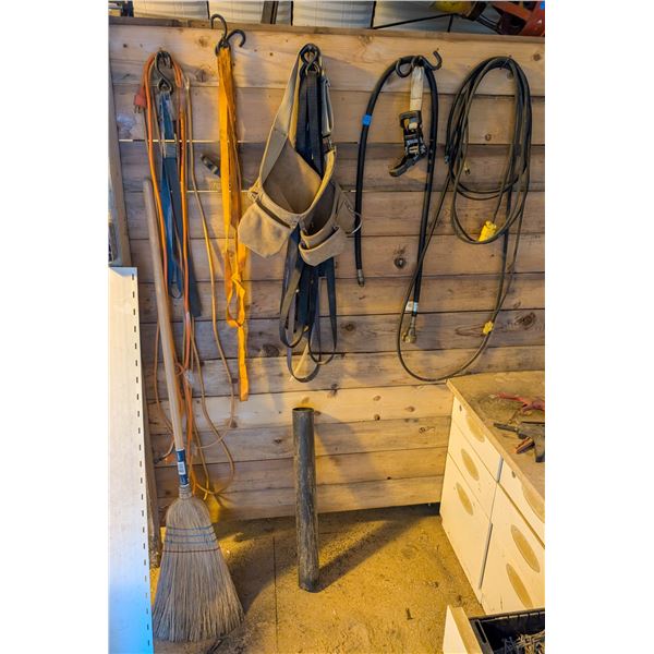 *OFFSITE* WALL OF CONTENTS INCLUDES STRAPS