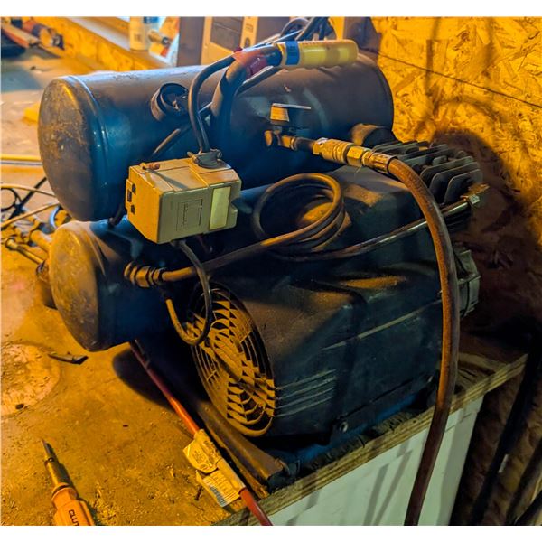 *OFFSITE* AIR-MATE AIR COMPRESSOR WITH HOSE AND