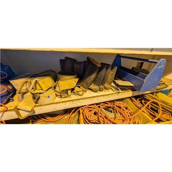*OFFSITE* CONTENTS OF SHELF INCLUDES STRAPS