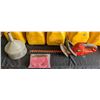 Image 1 : *OFFSITE BLACK AND DECKER HEDGE TRIMMER SOLD WITH