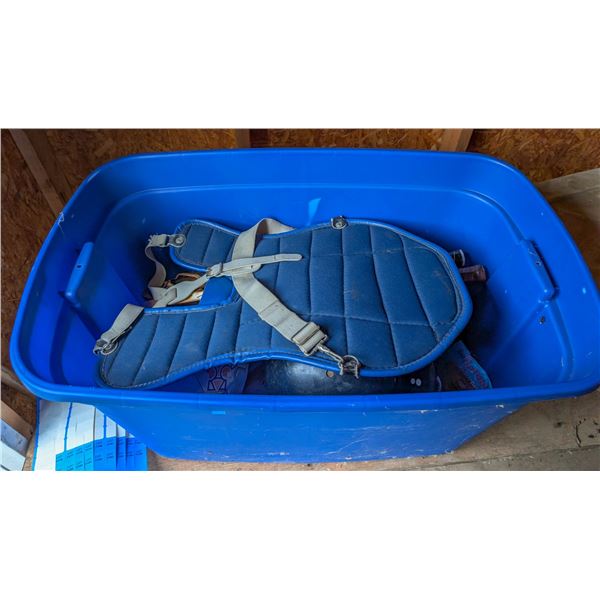 *OFFSITE* TOTE OF ASSORTED SPORTS GEAR SOLD