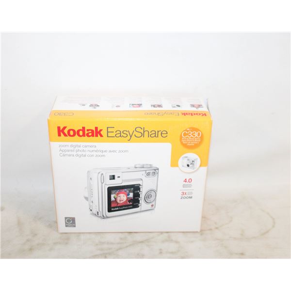 KODAK EASY SHARE CAMERA W BOX