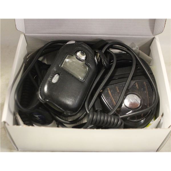 VINTAGE MOTOROLA FLIP PHONE WITH BOX