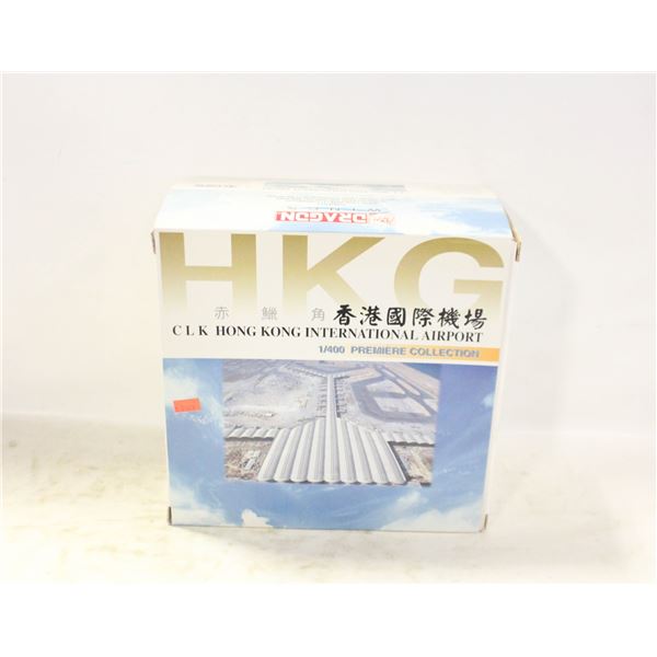 1:400 HONG KONG AIRPORT MODEL IN BOX