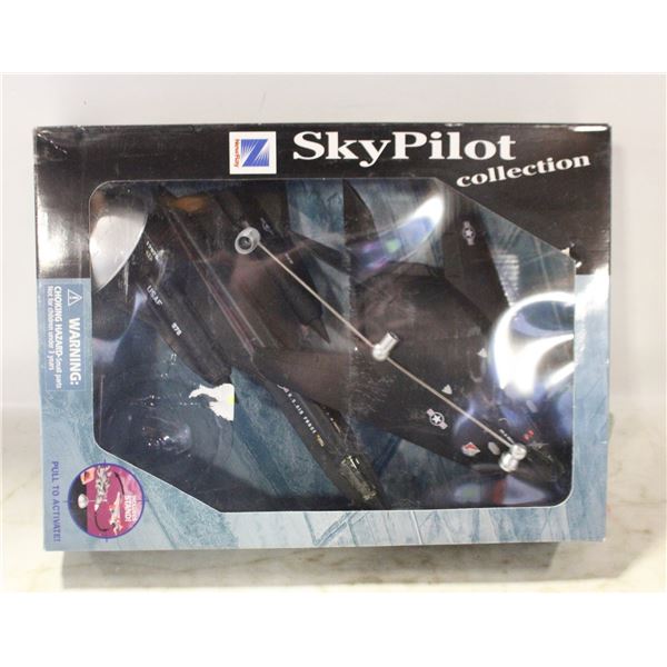 PAIR OF DIECAST FIGHTER JETS IN BOX
