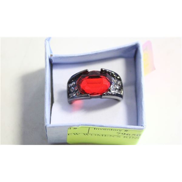 NEW WOMEN'S RING - SIZE8