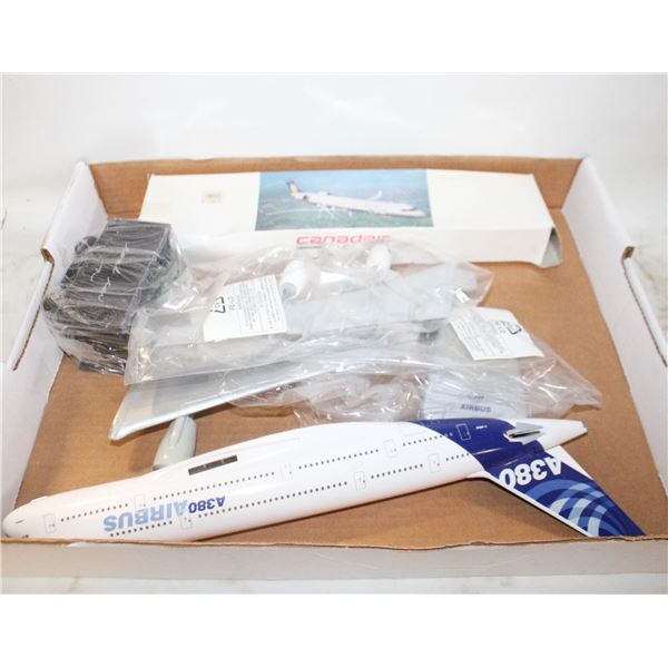 PAIR OF AIRPLANE MODEL KITS UNBUILT