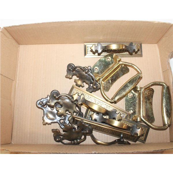 2 SETS MATCHING BRASS DRAWER HANDLES + 2 MATCHING