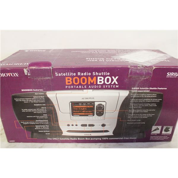 SIRIUS SATELLITE RADIO PLAYER W BOX