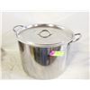 Image 1 : STOCK POT WITH LID ALUMINUM  10" X 13"