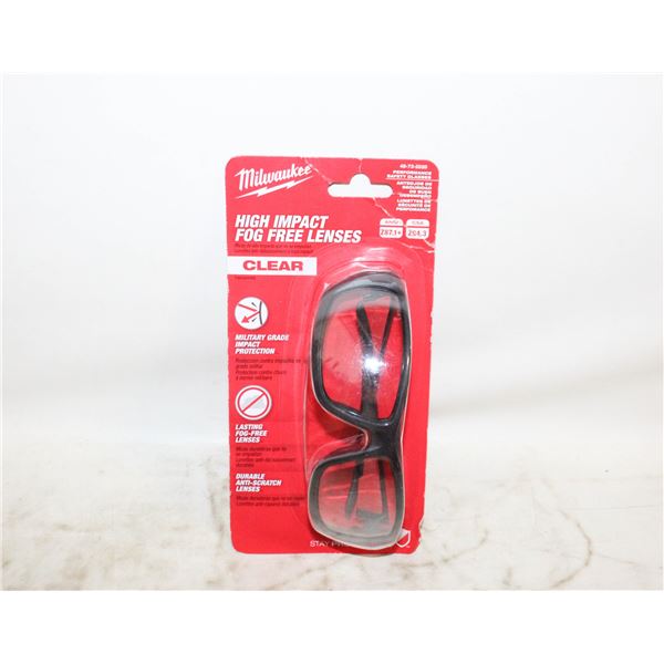 MILWAUKEE CLEAR HIGH IMPACT FOG FREE