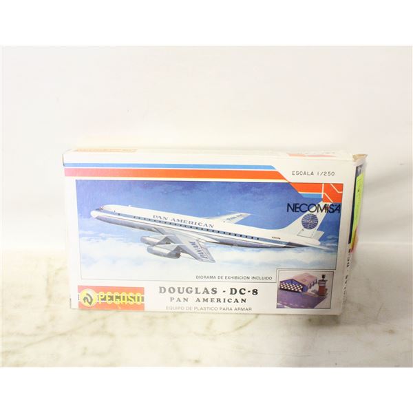 PAN AM DOUGLAS DC8 MODEL W BOX