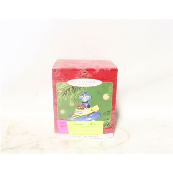 TOY ROBOT HALLMARK ORNAMENT W BOX