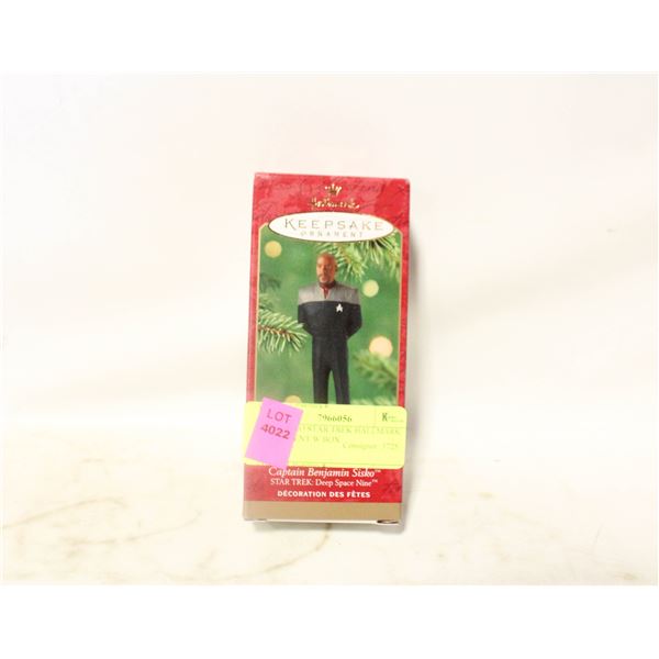 CPT SISKO STAR TREK HALLMARK ORNAMENT W BOX