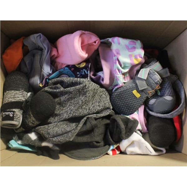 OVER 20PCS DOG CLOTHES & ACESSORIES MOST SM-MED