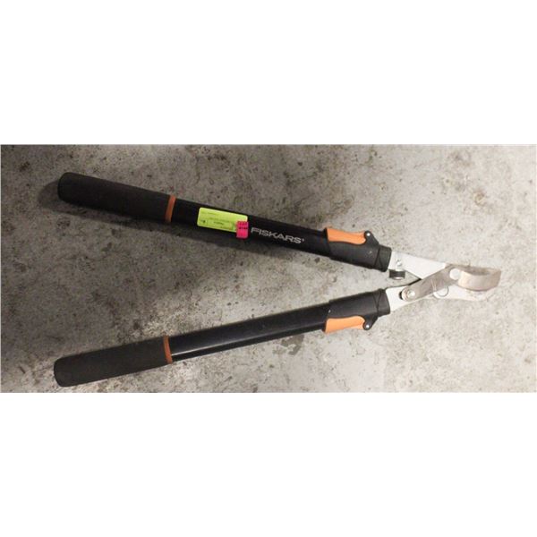 FISKARS PRUNING SHEARS