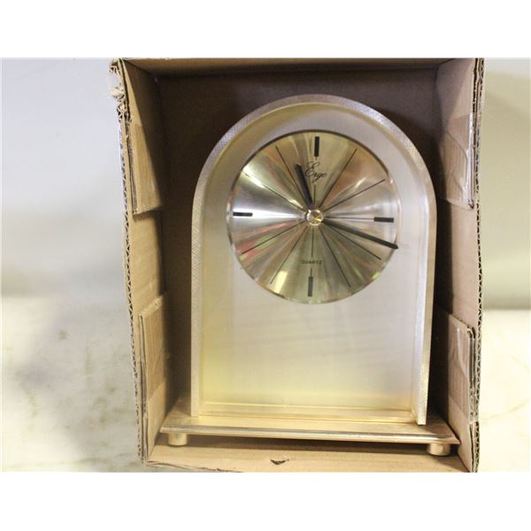 9”H WORKING ERGO QUARTZ MANTEL CLOCK