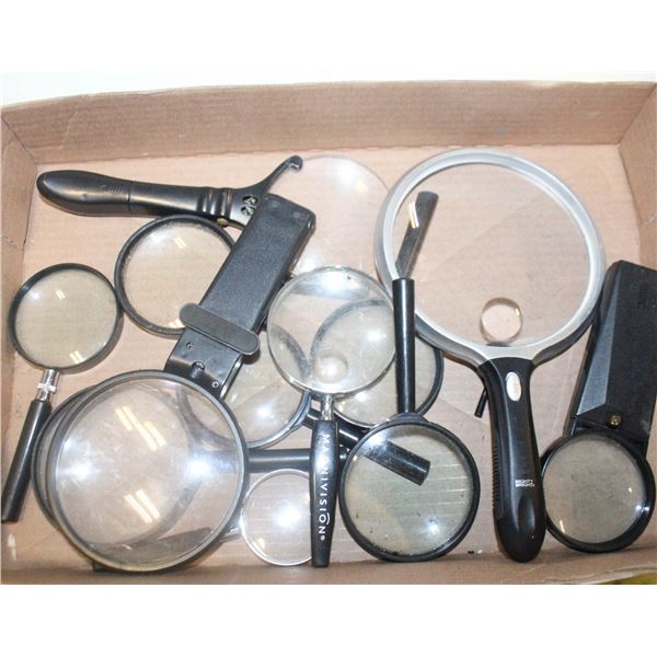 FLAT OF MAGNIFY GLASSES