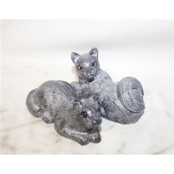 2 WOLF ORIGINAL FIGURINES