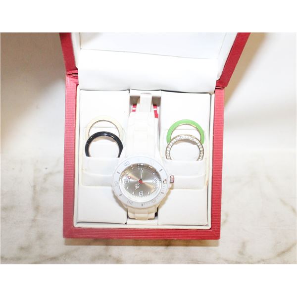 LADIES ANNE KLEIN WATCH W BOX