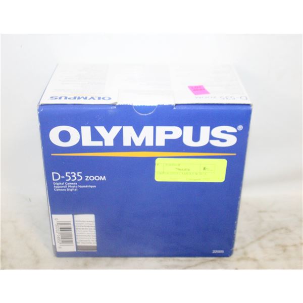 OLYMPUS D535 CAMERA W BOX