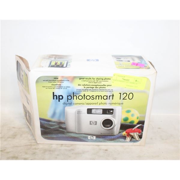 HP PHOTOSMART 120 CAMERA W BOX