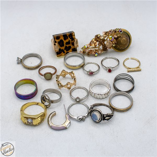 LOT OF ASSORTED RINGS VARIOUS