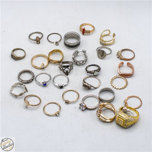 LOT OF ASSORTED RINGS VARIOUS