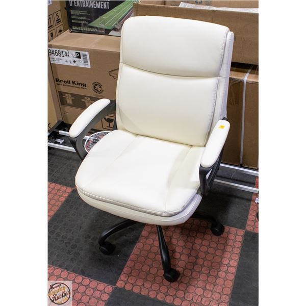 NEW ASSEMBLED OFF-WHITE LEATHERETTE OFFICE CHAIR