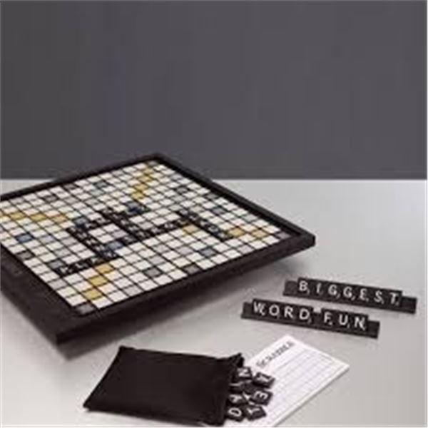 NEW GRAND WOODEN FOLDING SCRABBLE BORD & LETTERS