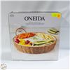 Image 1 : 6 PIECE LENOX ONEIDA SERVING SET & WOVEN BASKET
