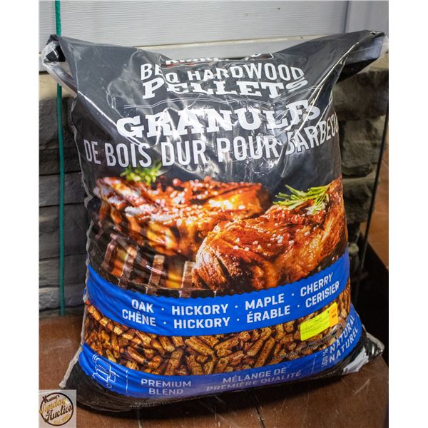 BAG OF KIRKLAND BBQ NATURAL HARDWOOD PELLETS