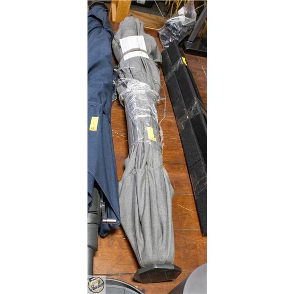 SUNVILLA ROUND MARKET UMBRELLA GREY