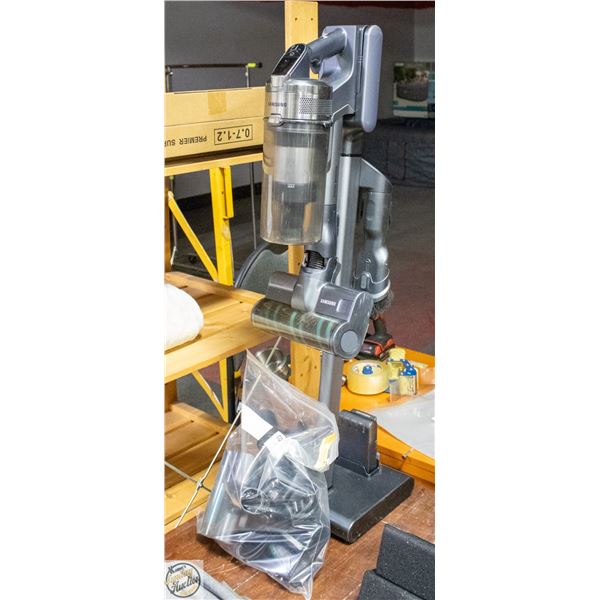 SAMSUNG JET90 ULTIMATE CORDLESS STICK VACUUM