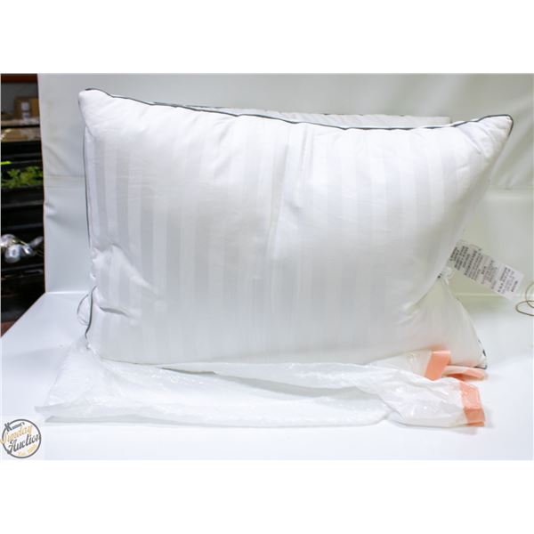 PAIR OF BEAUTY REST PILLOWS